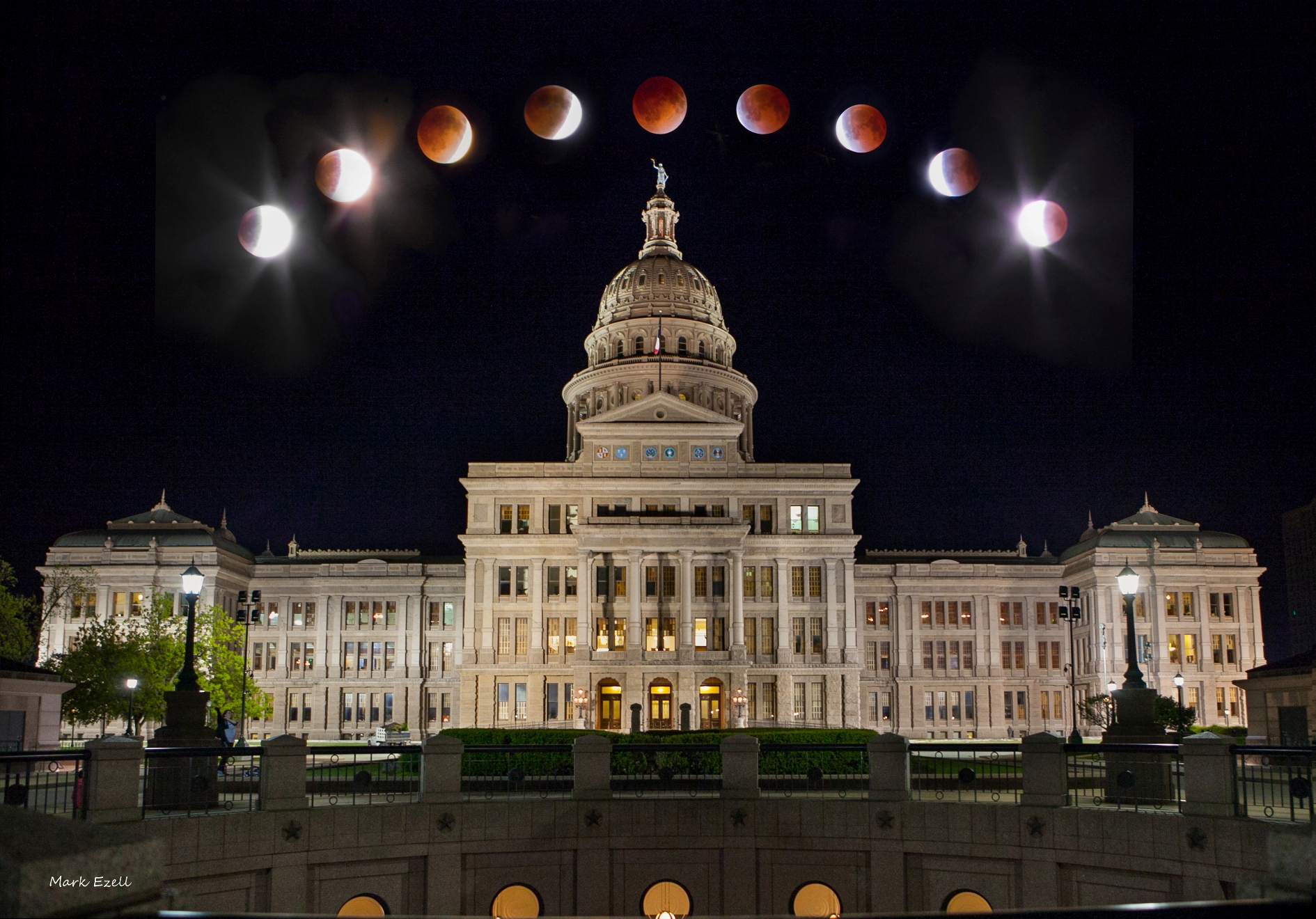 Blood Moon: Lunar Eclipse Phases Over Texas Capitol Building (Photo)